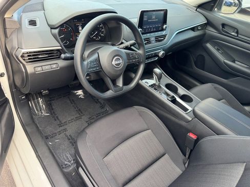 Used 2025 Nissan Altima 2.5 S image 17