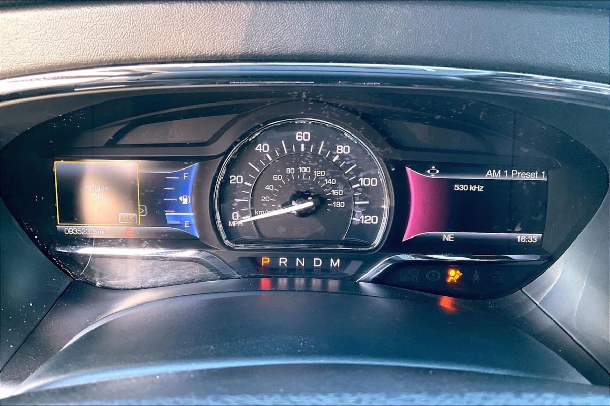 Used 2016 Lincoln Navigator Select RWD image 20