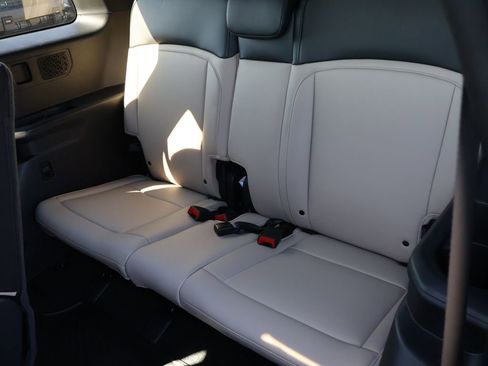 New 2027 Kia Telluride EX w/ Towing Package FWD image 17