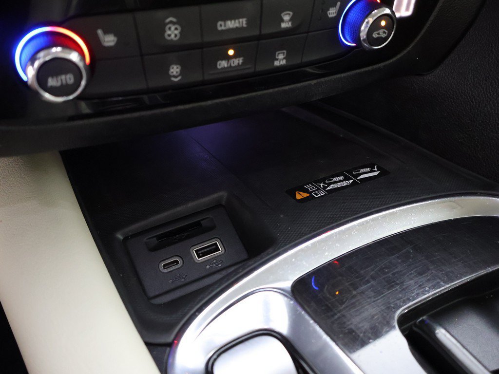 Used 2023 Buick Enclave Essence FWD image 50