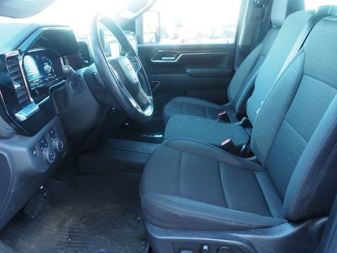 Used 2024 Chevrolet Silverado 2500 LT image 9