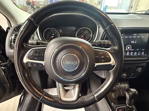 Used 2019 Jeep Compass Limited AWD/4WD image 18
