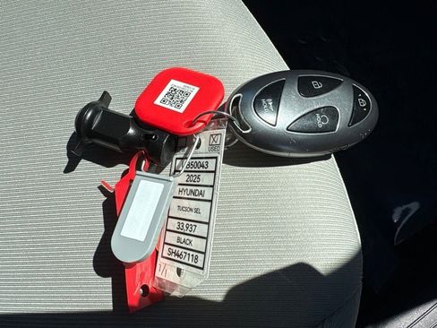 Used 2025 Hyundai Tucson SEL FWD image 43