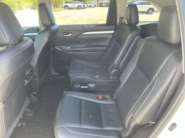 Used 2019 Toyota Highlander XLE w/ Protection Package #3 AWD/4WD image 17