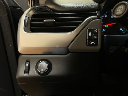 Used 2019 Chevrolet Tahoe LT image 24