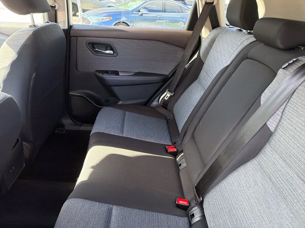Used 2023 Nissan Rogue SV AWD/4WD image 31