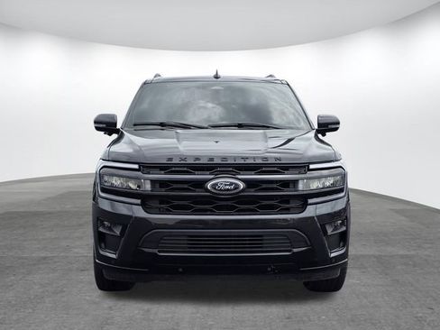 Used 2023 Ford Expedition Limited RWD image 2