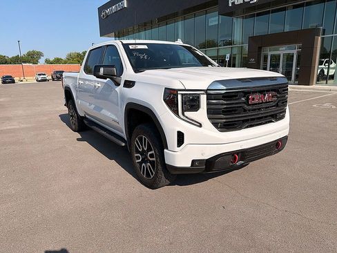 Used 2023 GMC Sierra 1500 AT4 w/ Technology Package AWD/4WD image 2