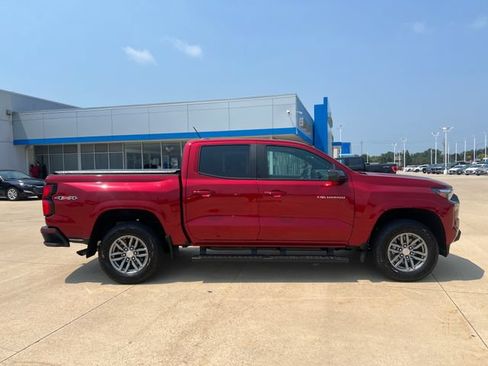Certified 2024 Chevrolet Colorado LT w/ LT Convenience Package III AWD/4WD image 6