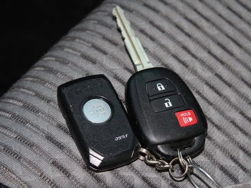 Certified 2020 Toyota 4Runner SR5 image 16