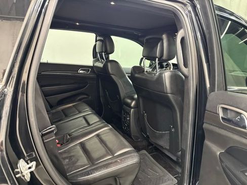 Used 2018 Jeep Grand Cherokee Limited w/ Luxury Group II AWD/4WD image 12