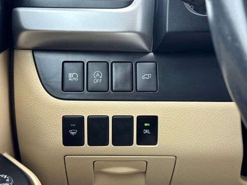 Used 2018 Toyota Highlander XLE image 30