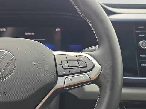 Certified 2023 Volkswagen Taos SE w/ Panoramic Sunroof Package FWD image 19