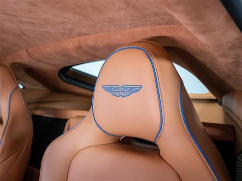 Used 2025 Aston Martin V8 Vantage Coupe image 5