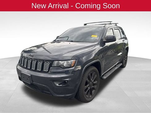Used 2018 Jeep Grand Cherokee Altitude AWD/4WD image 1