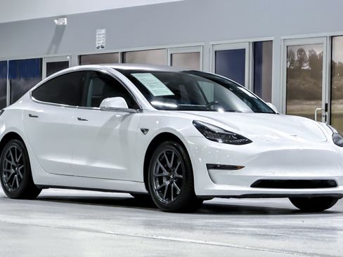 Used 2018 Tesla Model 3 Long Range RWD image 7