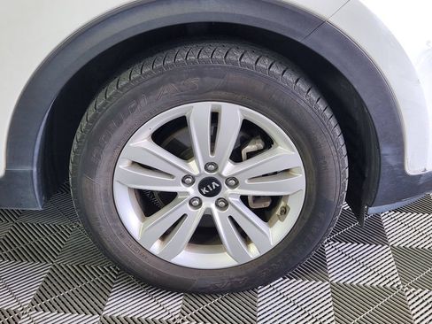 Used 2019 Kia Sportage LX w/ Option Group 017 FWD image 9