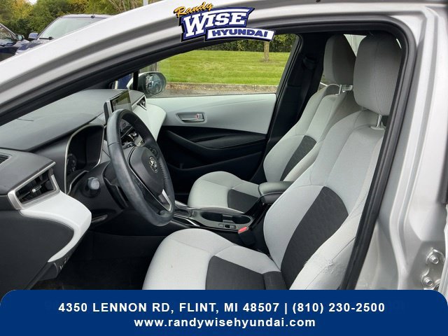 Used 2025 Toyota Corolla SE w/ SE Package FWD image 12
