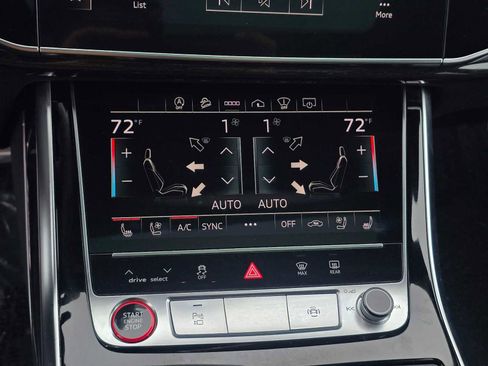 Used 2021 Audi RS Q8 w/ Carbon Optic Package image 28