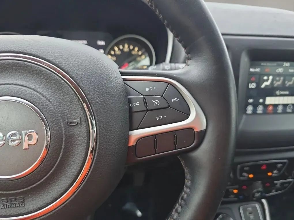 Used 2018 Jeep Compass Latitude w/ Popular Equipment Group AWD/4WD image 20