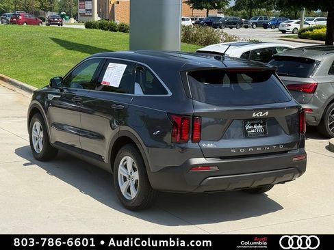 Used 2022 Kia Sorento LX FWD image 10