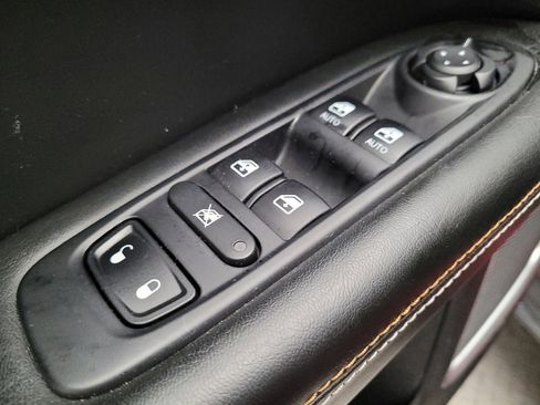 Used 2018 Jeep Compass Sport FWD image 27