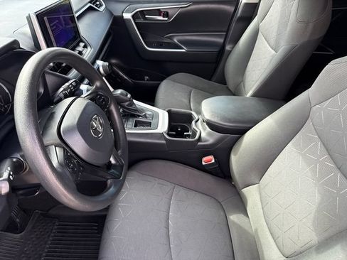 Used 2023 Toyota RAV4 XLE FWD image 19