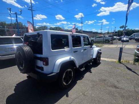 Used 2014 Jeep Wrangler Unlimited Sahara AWD/4WD image 10