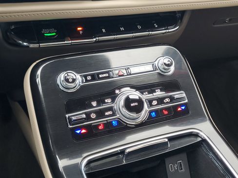 Certified 2022 Lincoln Nautilus Reserve w/ Equipment Group 201A image 18