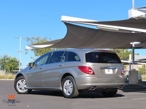 Used 2006 Mercedes-Benz R 500 4MATIC image 2