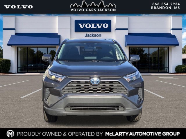 Used 2023 Toyota RAV4 LE AWD/4WD image 2
