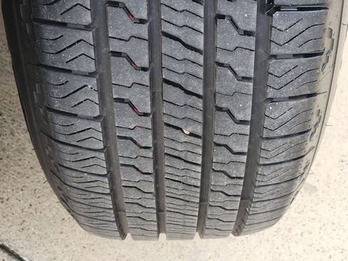 Used 2023 Ford Explorer XLT RWD image 19