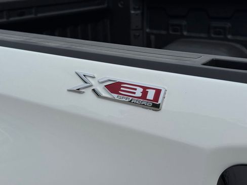 New 2026 GMC Sierra 1500 SLT AWD/4WD image 7