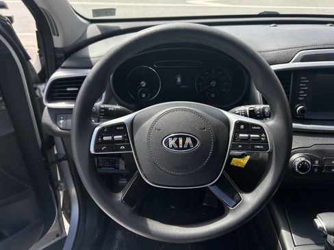 Used 2019 Kia Sorento L image 10