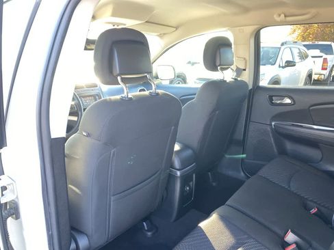 Used 2020 Dodge Journey SE image 15