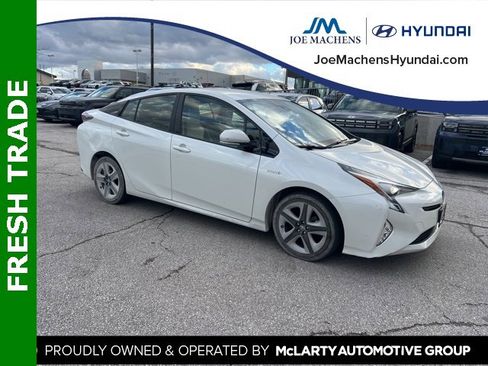Used 2017 Toyota Prius Three Touring image 1