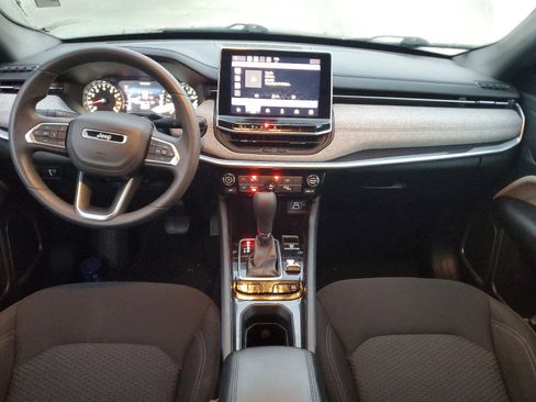 Certified 2024 Jeep Compass Sport image 12