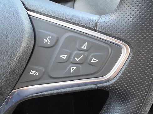 Used 2019 Chevrolet Equinox LS FWD image 18
