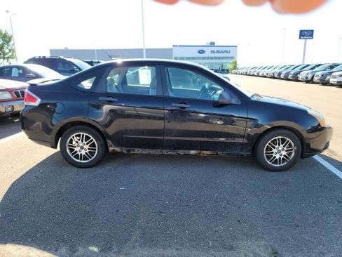 Used 2010 Ford Focus SE FWD image 8