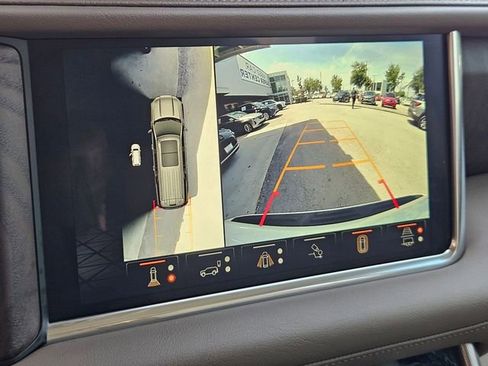 Used 2024 GMC Yukon Denali w/ Advanced Technology Package AWD/4WD image 17