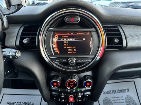 Used 2017 MINI Cooper 2-Door Hardtop image 21