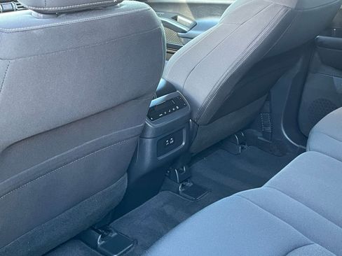 Used 2025 Nissan Pathfinder SV image 25