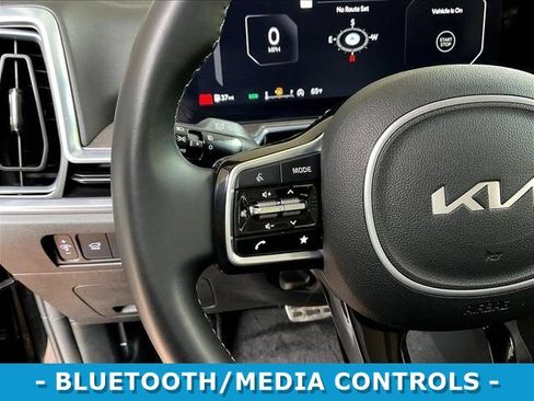 Used 2024 Kia Sorento SX AWD/4WD image 11