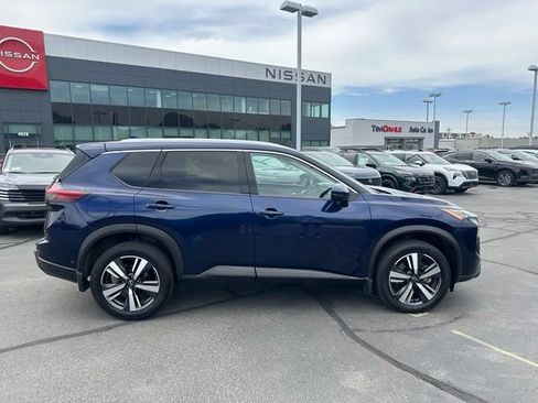 Used 2025 Nissan Rogue SL w/ Tech Package AWD/4WD image 13