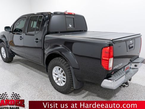 Used 2016 Nissan Frontier SV image 3