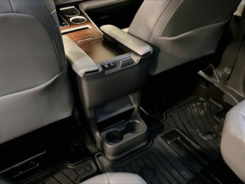 Used 2021 Toyota Sienna XLE w/ XLE Plus Package AWD/4WD image 29