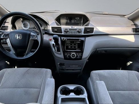 Used 2016 Honda Odyssey SE image 9