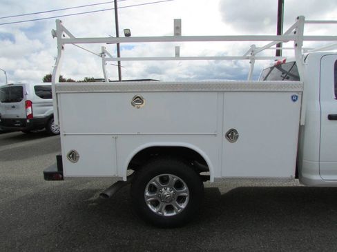 Used 2023 RAM 3500 Big Horn w/ Level 1 Equipment Group image 9