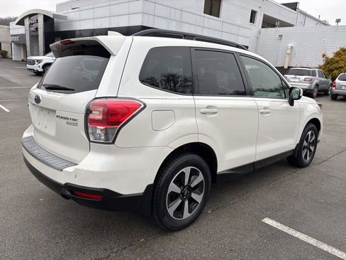 Used 2017 Subaru Forester 2.5i Premium w/ All-Weather Package image 5
