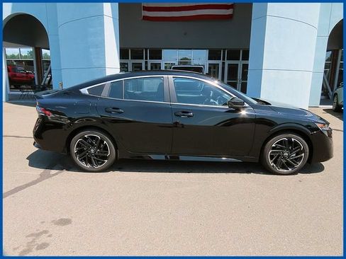 Used 2026 Nissan Sentra SR w/ SR Premium Package FWD image 2